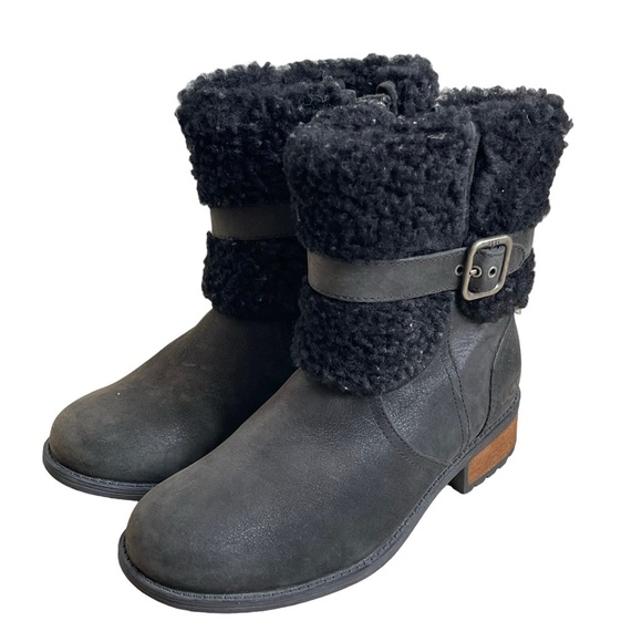 UGG Australia Women’s Blayre II Leather Sheepskin Boots Size 6 Buckle Waterproof - Picture 1 of 9